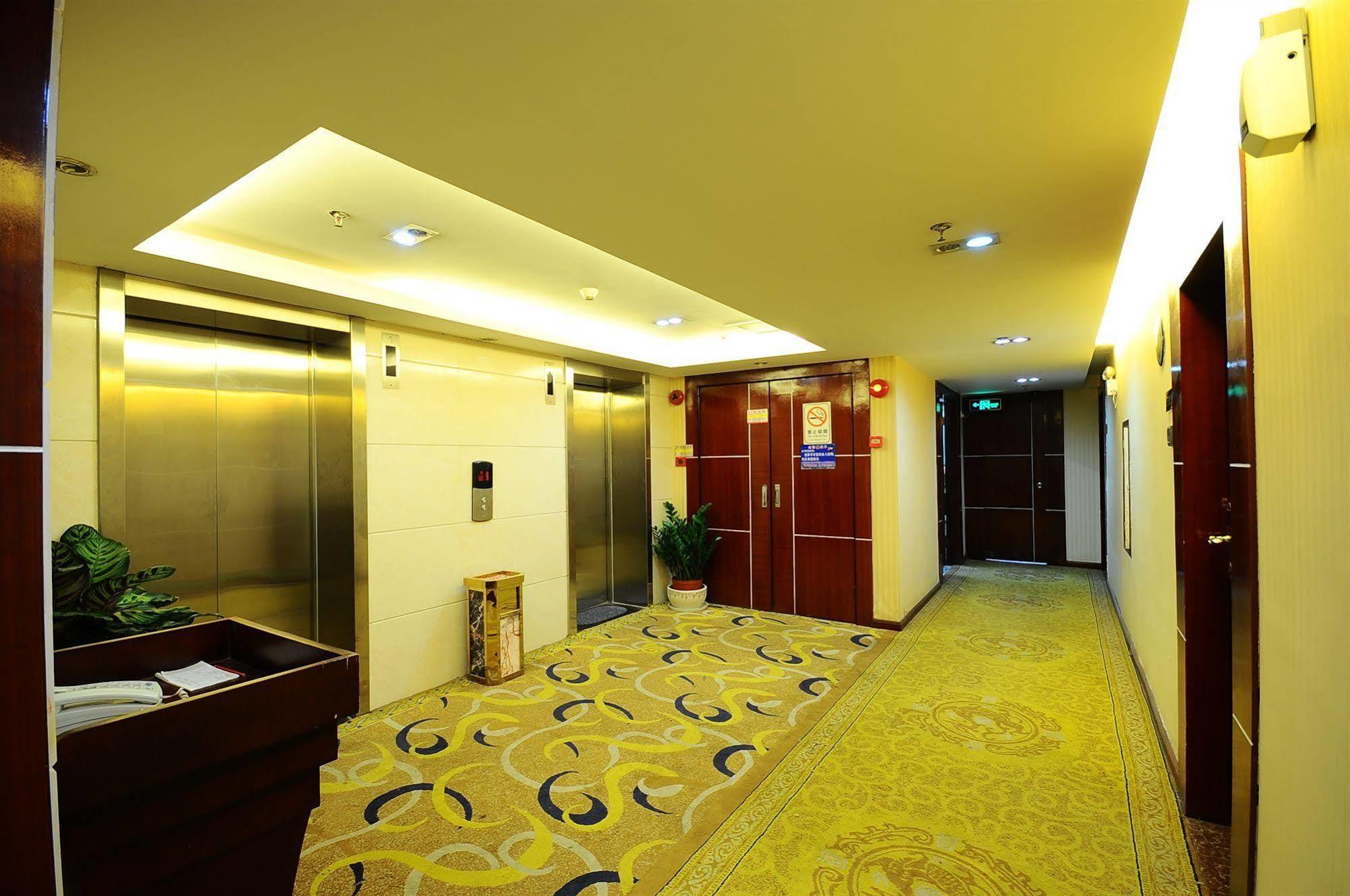 Fuhao Hotel Canton Esterno foto